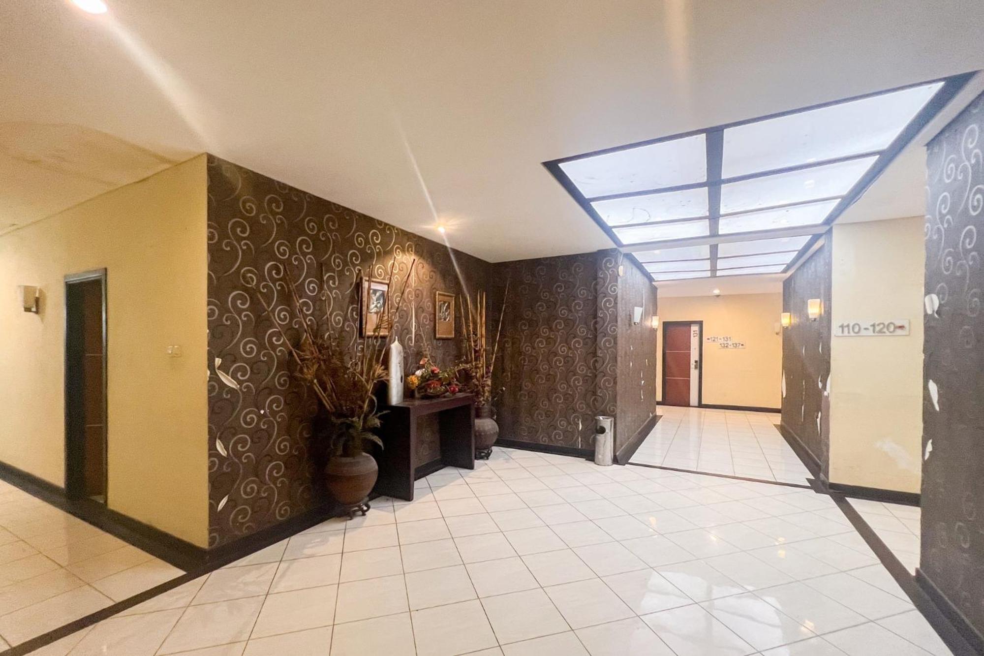 Urbanview Trisula Hotel Makassar Extérieur photo