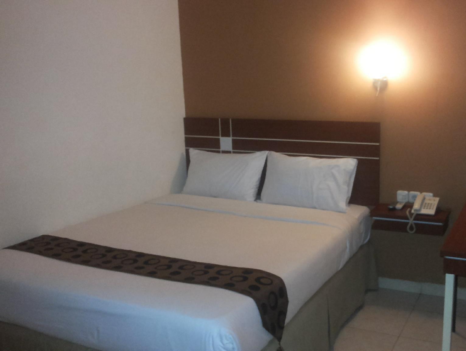 Urbanview Trisula Hotel Makassar Extérieur photo